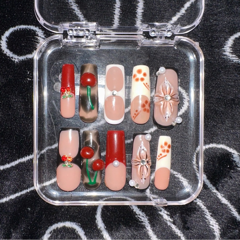 NailPhoria & NailVesta - Reusable Press On Nails